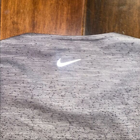 Nike Ladies Shirt   - Picture 3 of 4